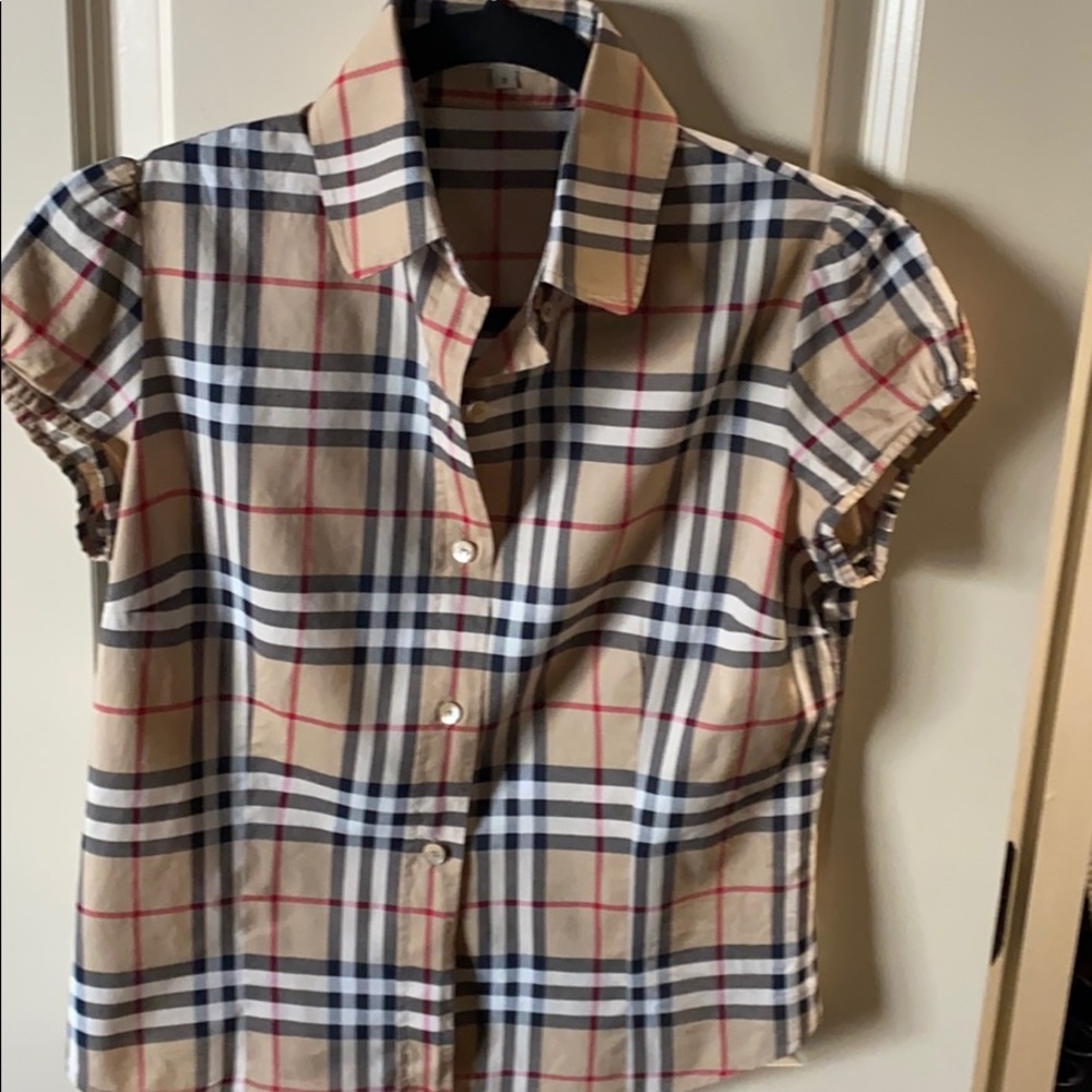 Burberry shirt sleeve button shirt